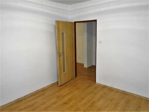 Kompletne zrekonštruovaný príjemný 2 izbový byt v Brezne - 6