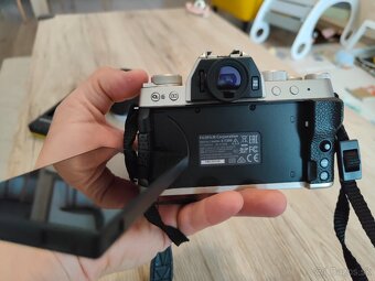 Fujifilm X-T200 - 6