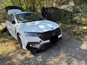 Škoda Octavia Combi 1.4tsi Hybrid dsg RS - 6