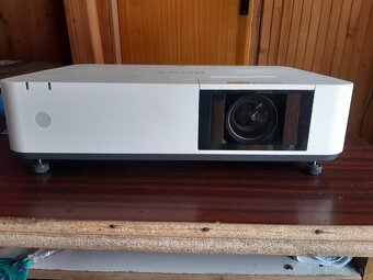 Projektor SONY - 6