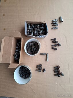 skrutky na kolesa M14 + bezpecnostne skrutky + krytky - 6