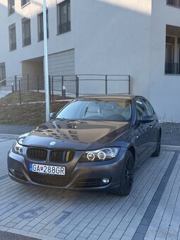 BMW E90 318D - 6
