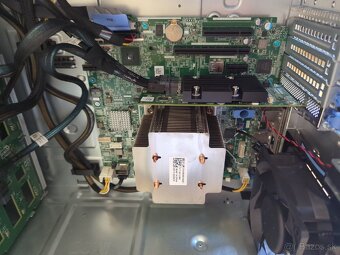 Dell Poweredge T330 - Server - 6