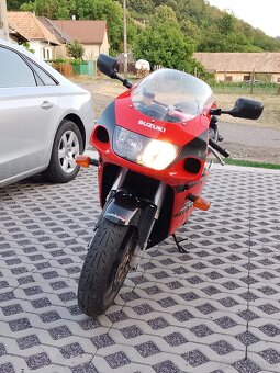 Suzuki GSX-R 750 SRAD - 6