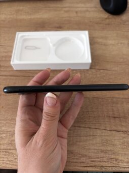 iPhone SE 2022 64GB - 6