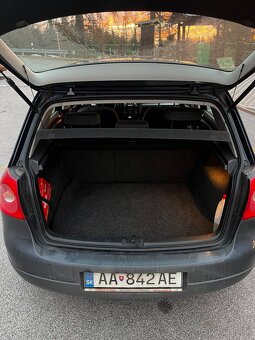 Predám Volkswagen golf 5 1.6 - 6
