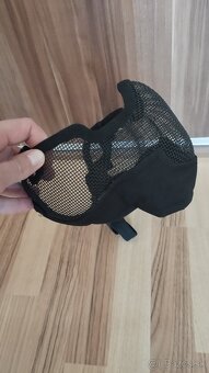 Helma Mich 2000, chrániče kolien, zásobníky - 6