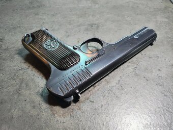 PIŠTOĽ TOKAREV TT33, r.v.1945 - 6