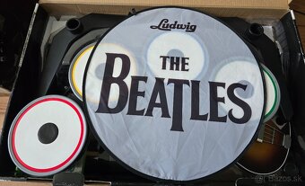 Predám Beatles Rock Band Limited edition Xbox 360 - 6