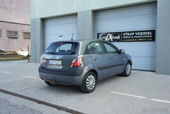 Kia Rio 1.4i - 6