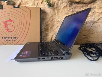 MSI Vector 16 - RTX 4080 - i9 14900HX - 64 GB RAM - 2TB SSD - 6