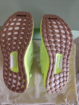 Adidas Ultra Boost OG Beyoncé Ivy Park limited edition - 6