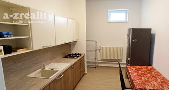 Na prenájom obch.-kancelárske priestory v RD v Nových Zámkoc - 6