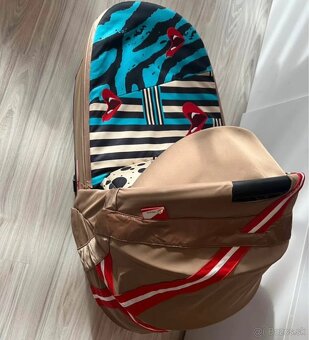 Karolína Kurková vanička na cybex priam 4.0 - 6