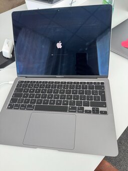 MacBook Air 13" 2020, M1 - 6