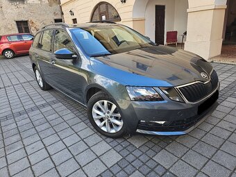 Škoda Octavia Combi 2.0 TDI DSG Ambition Navi DVD R16 OrigKM - 6