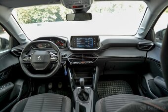 Peugeot 208 1.2 PureTech 55 kW 2023  38 500 km - 6