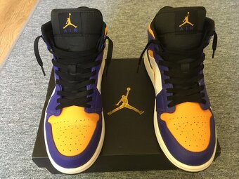 Air Jordan 1 Mid - 6