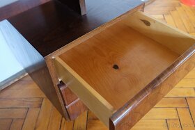 Subtílnejší písací stôl z dreva. Výborný stav - 6