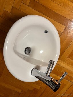 predám kúpeľňový set umývadlo s batériami a držiakom - 6