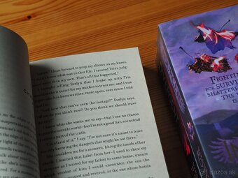 Veronica Roth: DIVERGENT, INSURGENT, ALLEGIANT - 6