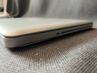 Predám MacBook Pro 13 inch mid 2010 - 6
