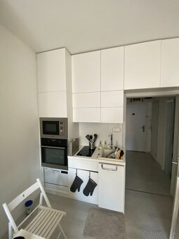 Praktická garsónka v centre na prenájom - 6