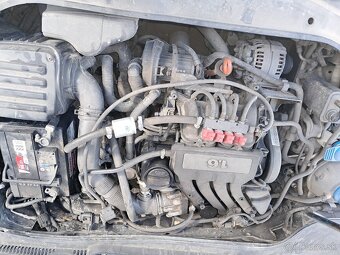 Rozpredam volkswagen jetta na diely - 6