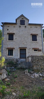 CHORVÁTSKO, OSTROV BRAČ - KAMENNÝ DOM ZO 16. STOROČIA, ZÁTOK - 6