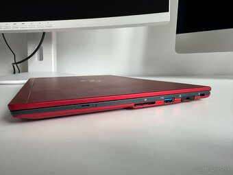 Fujitsu LifeBook U938 červený ultrabook Win 11 - 6