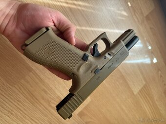 Airsoftová pištoľ Glock G19X Coyote 6mm airsoft pistol - 6
