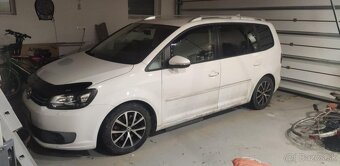 Volkswagen Touran 2.0 TDi Highline - 6