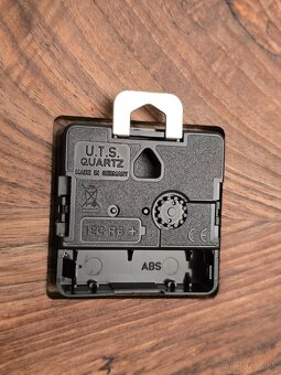 Nástenne orechové hodiny - 6