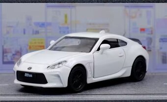 Model Toyota GR86 1:37 - 6