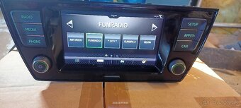 Predam radio Škoda swing plus - 6