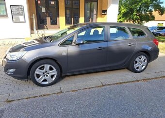 Opel Astra 1,4 i Sports Tourer benzín manuál 88 kw - 6