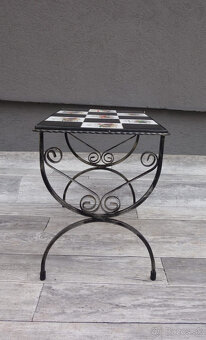 Stolík malý – glazovaná keramika a kované železo. - 6