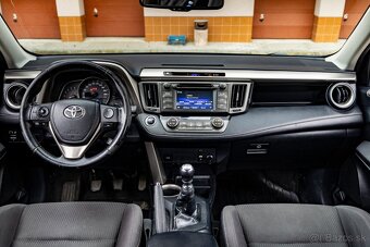 Toyota RAV4 2,2D 110kW 4x4 (nová STK, ťažné, kamera,keyless) - 6