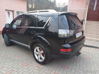 MITSUBISHI OUTLANDER 2,0 TDI 4x4 2007 - 6