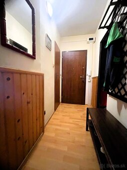 Slnečný, veľký 3 izbový byt s balkónom, Okružná ul., Levice - 6