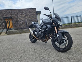 Kawasaki Z750 R - 6