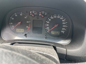 VW Golf 1.6 - 6