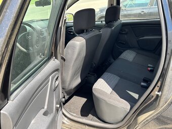 Dacia Duster 1.6i 4x2 - 6