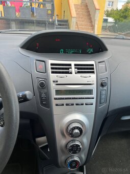 Toyota Yaris 1.3benzin - 6