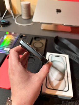 Apple iPhone 15 128GB - 6
