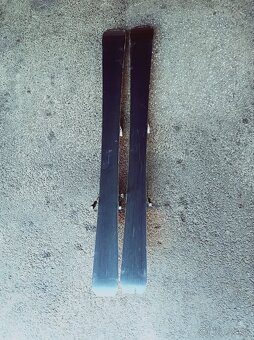 Predám detské Salomon lyže 110 - 6