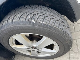 Predám KIA SORENTO 2,2crdi 7m AWD A/T (DPH) - 6