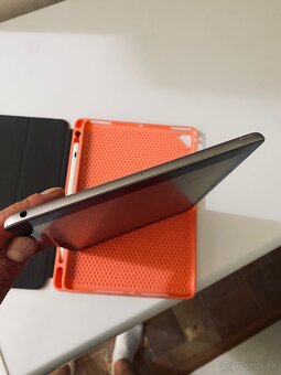Apple iPad 6. generácie, 32 GB, Wi-Fi - 6
