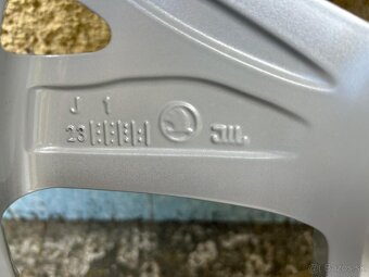 ALU sada ŠKODA OCTAVIA IV Lyra 17" 5x112 + 205/55 R17 zimne - 6