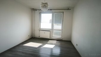 3 IZBOVÝ BYT S BALKÓNOM LUČENEC - PREDAJ - 6